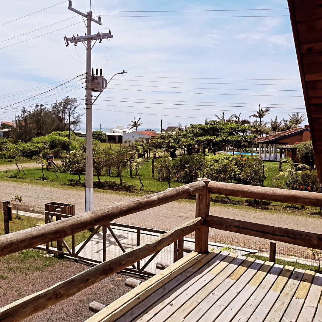 Área externa cercada pela natureza